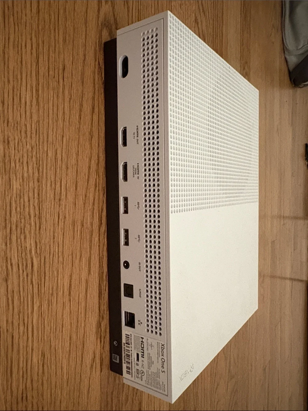 Xbox One S Used In Perfect Condition Comes With Games +CDs